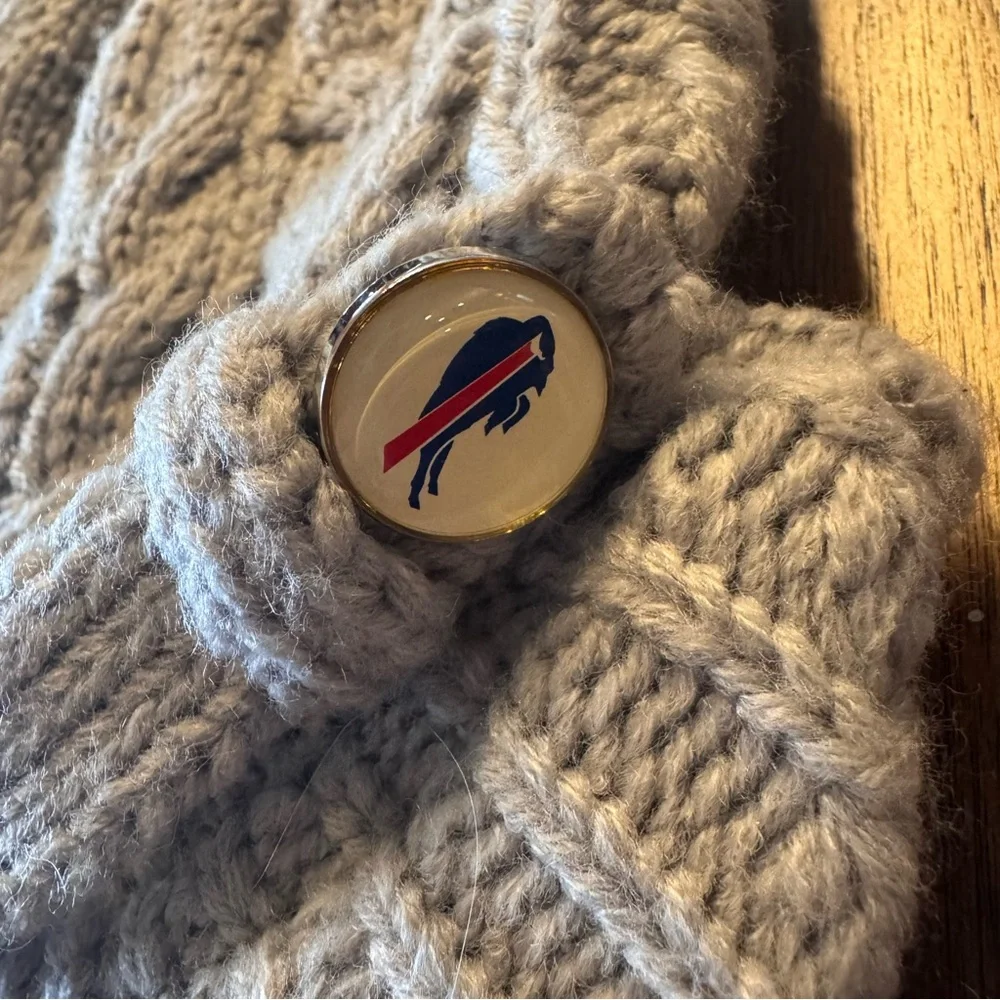 Buffalo Bills Womens Gray Knit Brim Beanie Hat New Era NFL Cable Knit Winter Cap